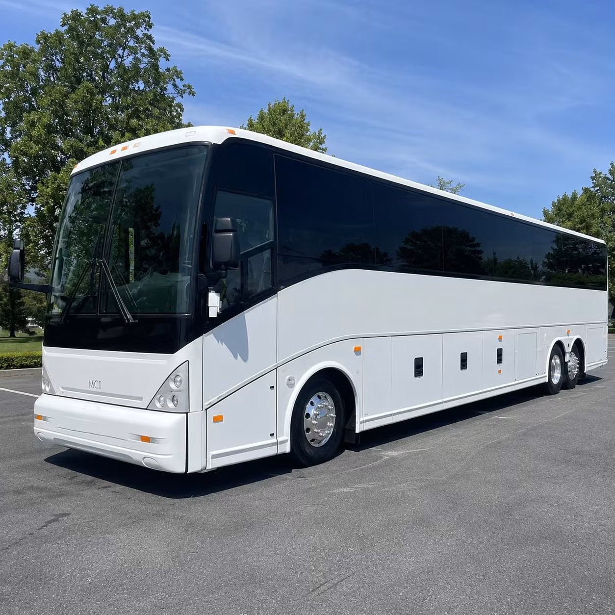 bus rental options for lakeland trips