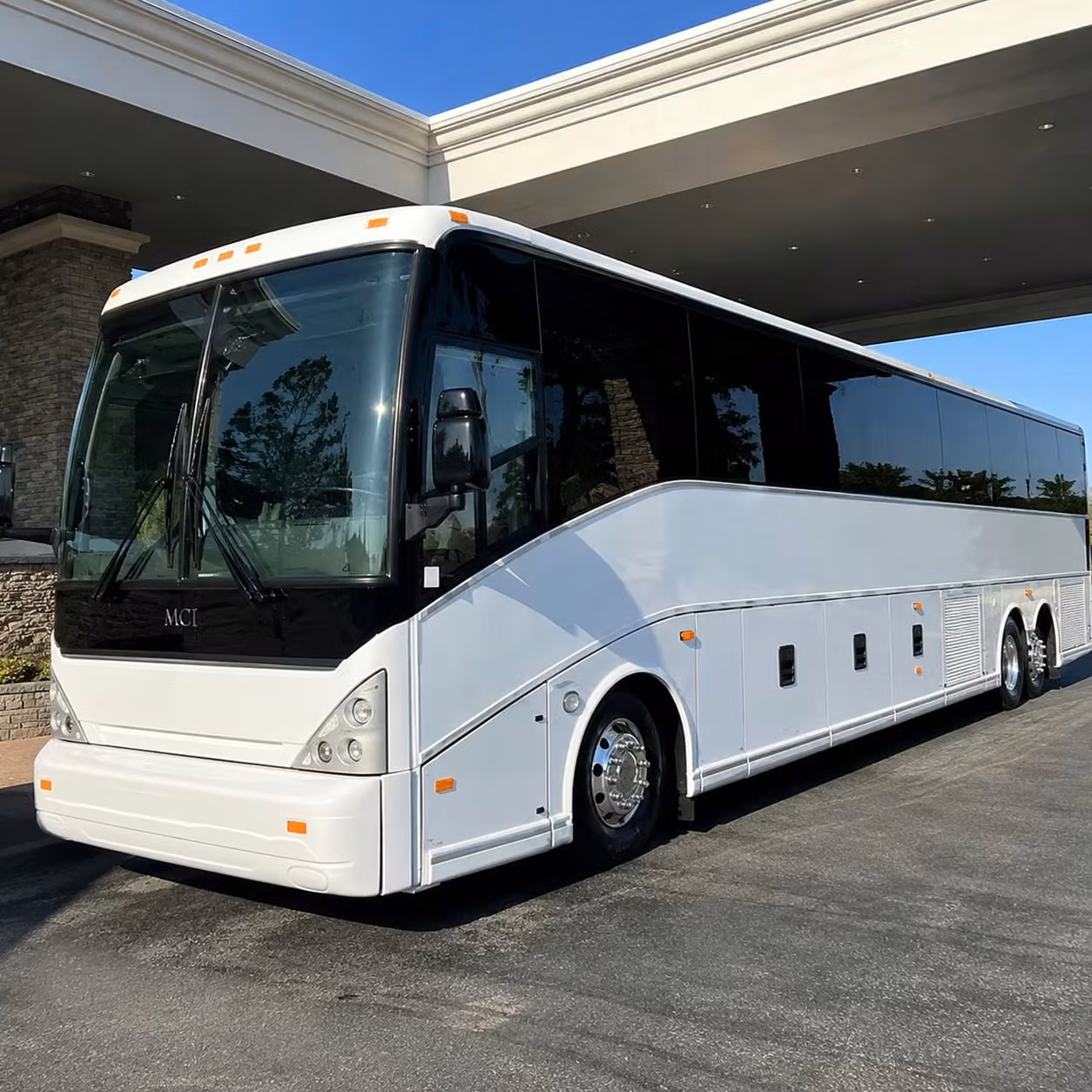 corporate groups and convention travelers rely on lakeland airport shuttles