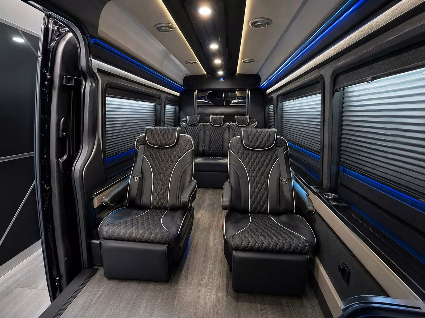 getting your whole group to the airport without the carpool chaos
