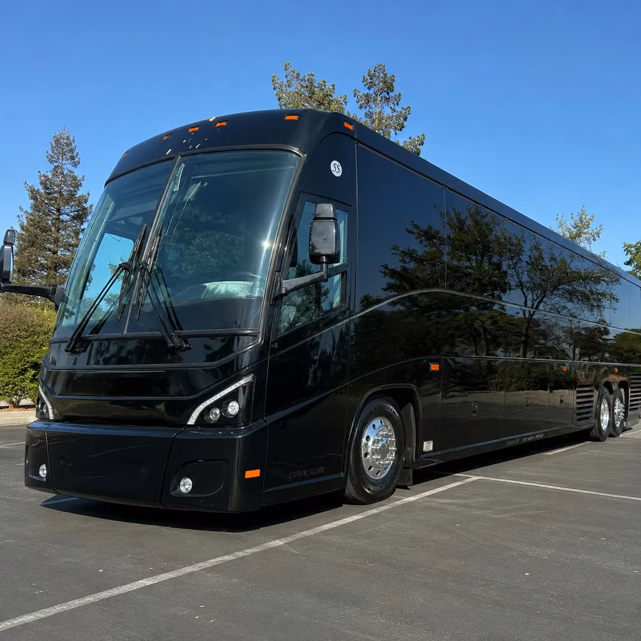lakelandcharterbus com makes it possible to book corporate long distance transportation from lakeland without the hassle