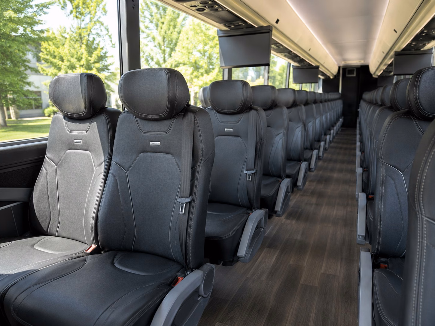 shuttle your wedding guests between venues and hotels across lakeland